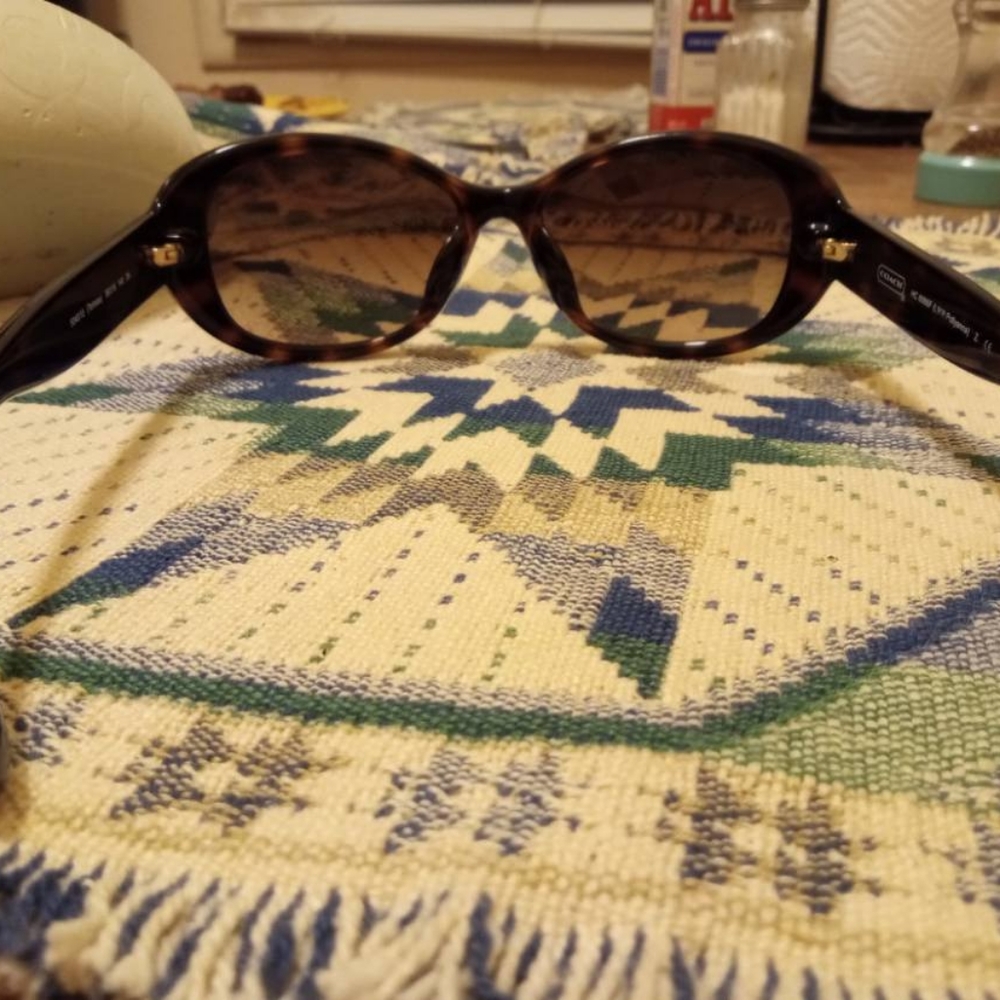 Coach sunglasses - Picture 8 of 9